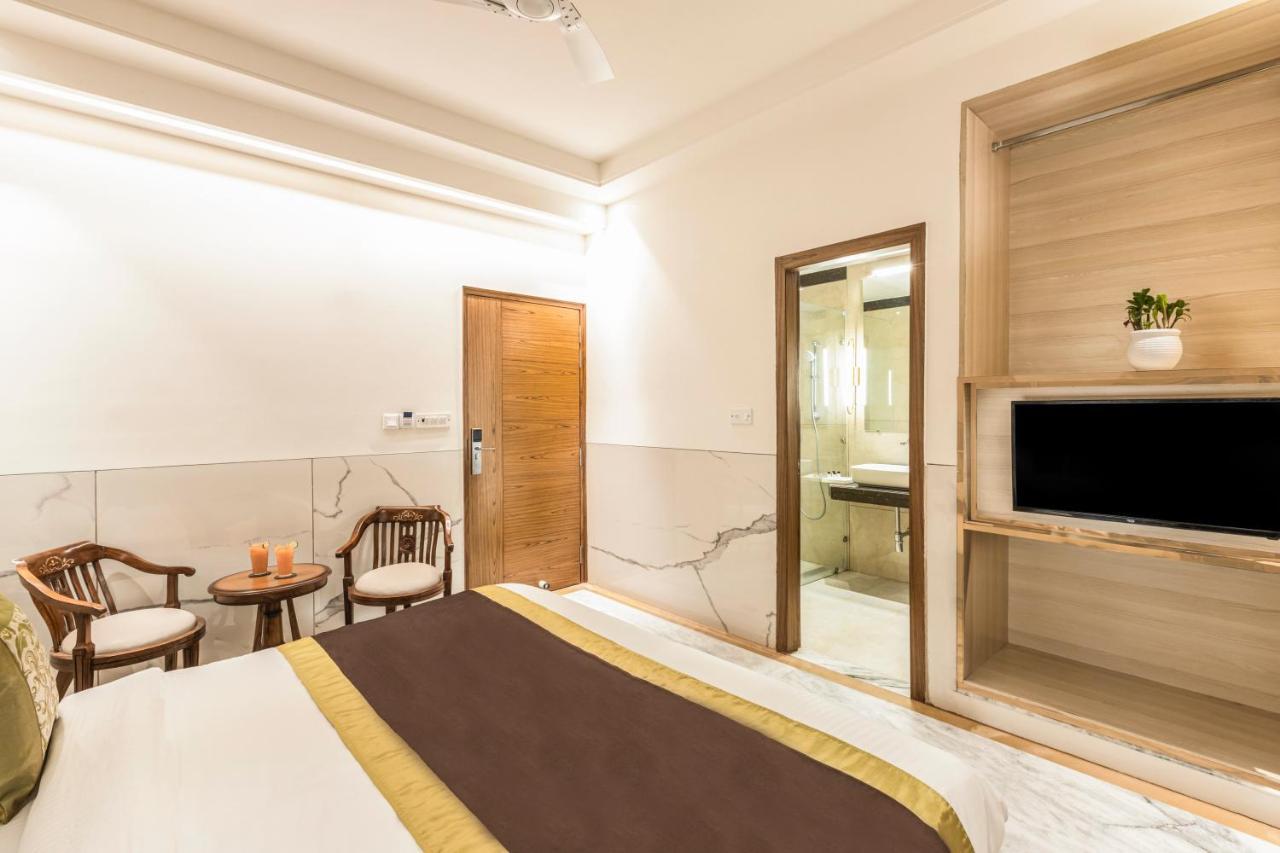 Hotel Star By Star Group- Near Delhi Airport Нью-Дели Экстерьер фото