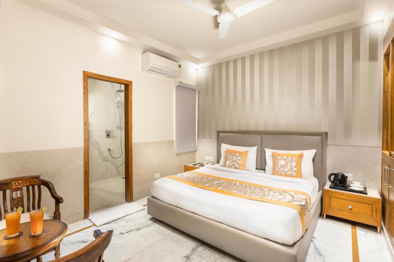 Hotel Star By Star Group- Near Delhi Airport Нью-Дели Экстерьер фото