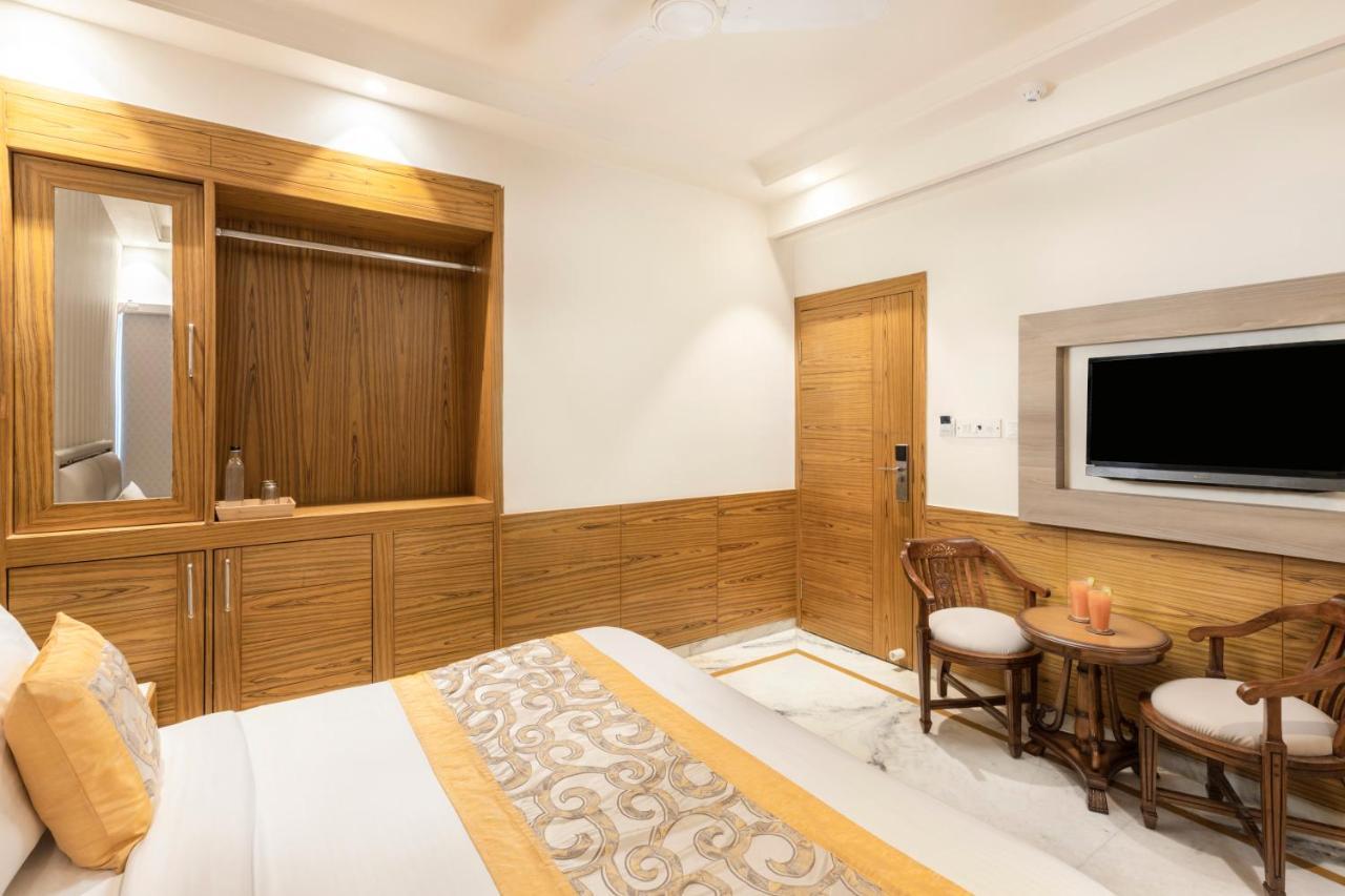 Hotel Star By Star Group- Near Delhi Airport Нью-Дели Экстерьер фото