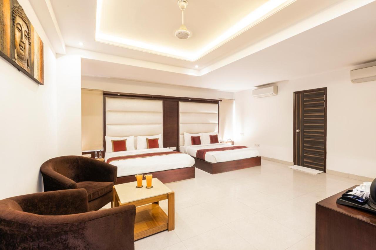 Hotel Star By Star Group- Near Delhi Airport Нью-Дели Экстерьер фото