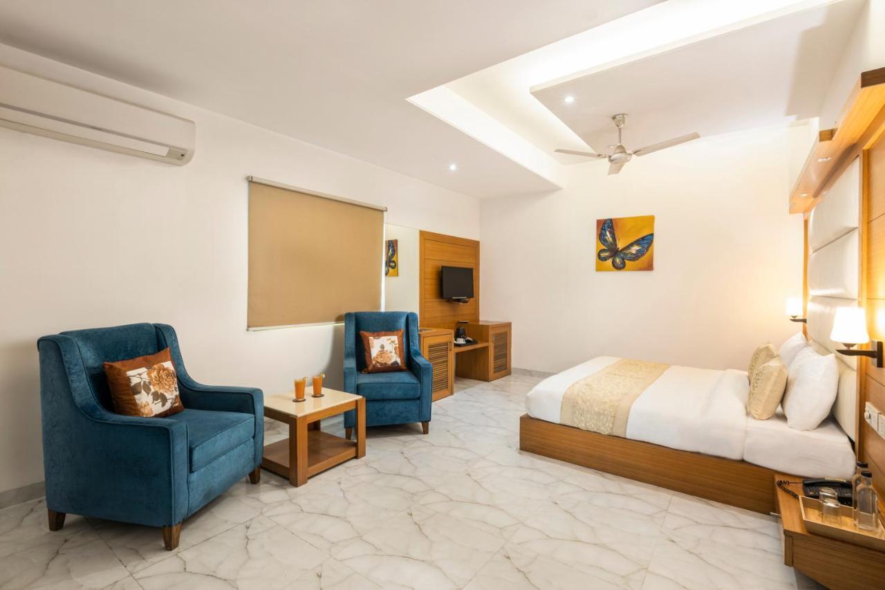 Hotel Star By Star Group- Near Delhi Airport Нью-Дели Экстерьер фото