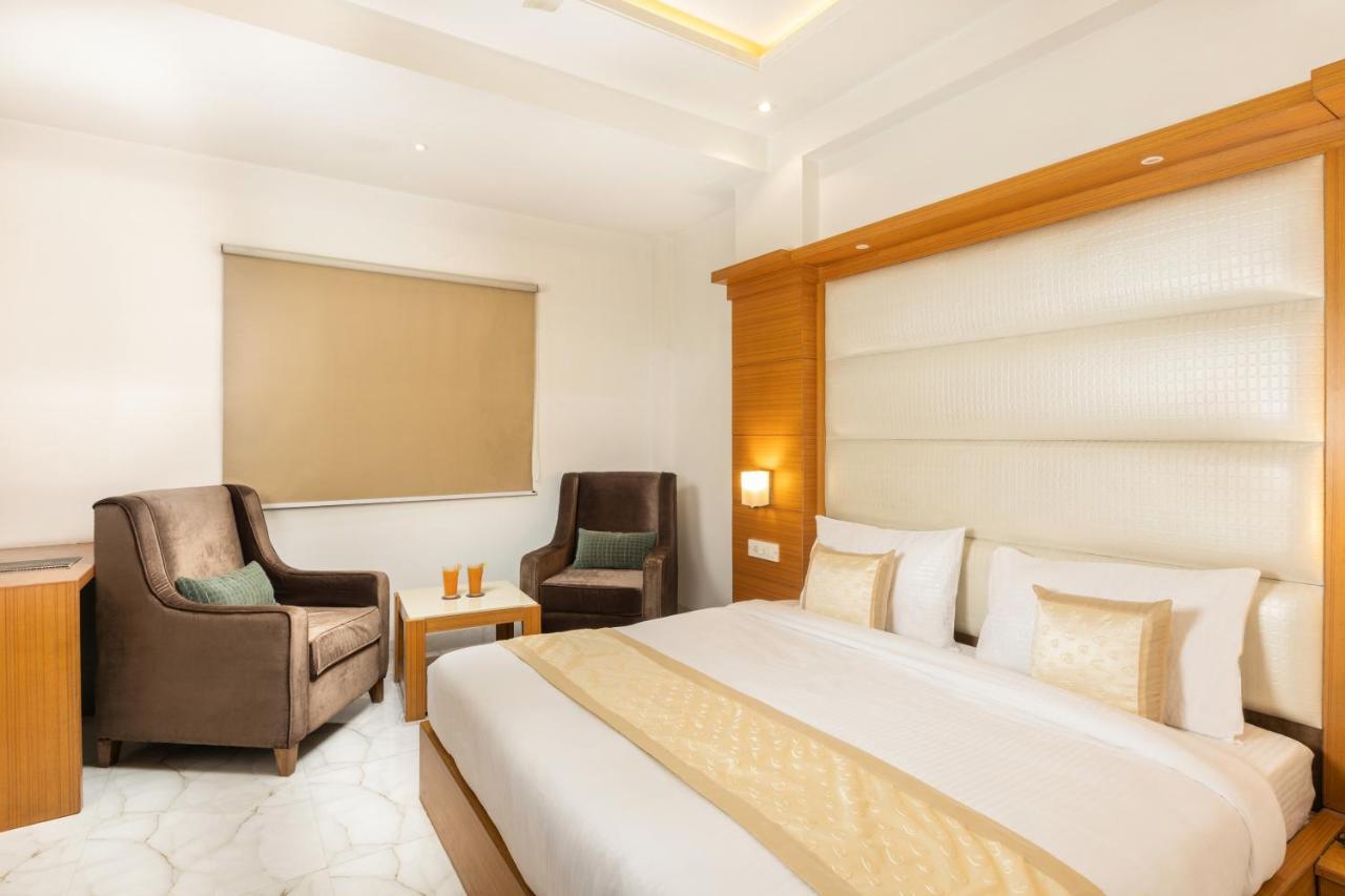 Hotel Star By Star Group- Near Delhi Airport Нью-Дели Экстерьер фото