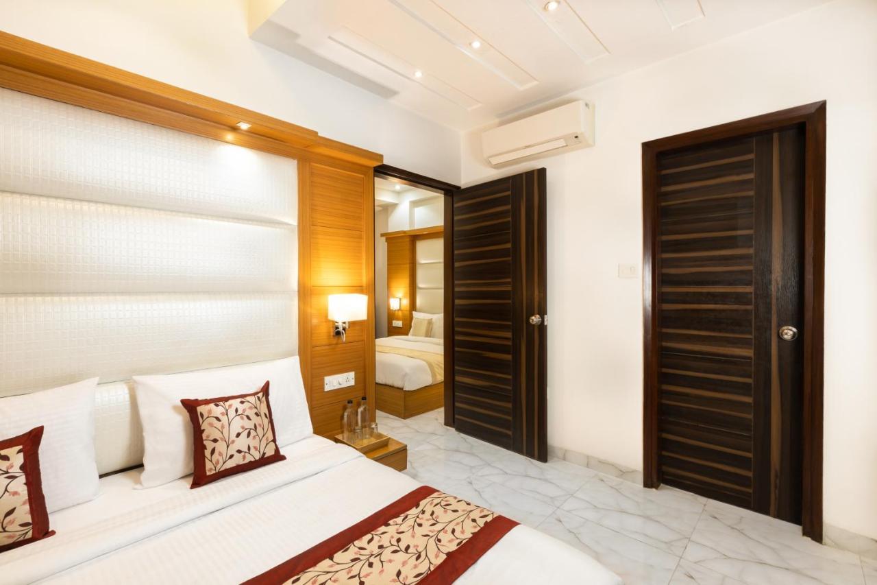 Hotel Star By Star Group- Near Delhi Airport Нью-Дели Экстерьер фото