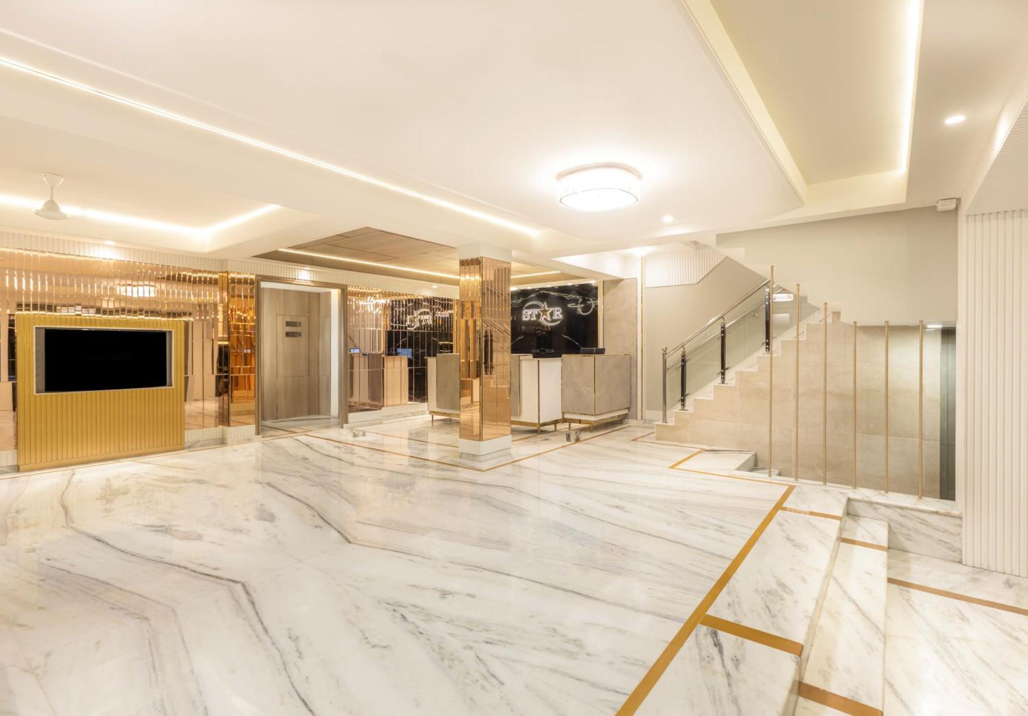 Hotel Star By Star Group- Near Delhi Airport Нью-Дели Экстерьер фото