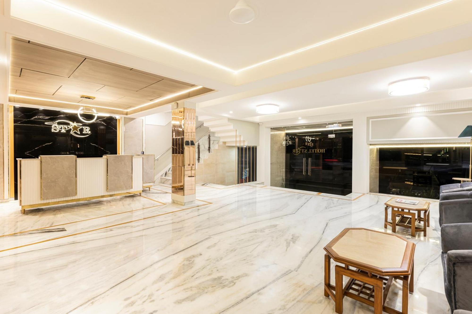Hotel Star By Star Group- Near Delhi Airport Нью-Дели Экстерьер фото