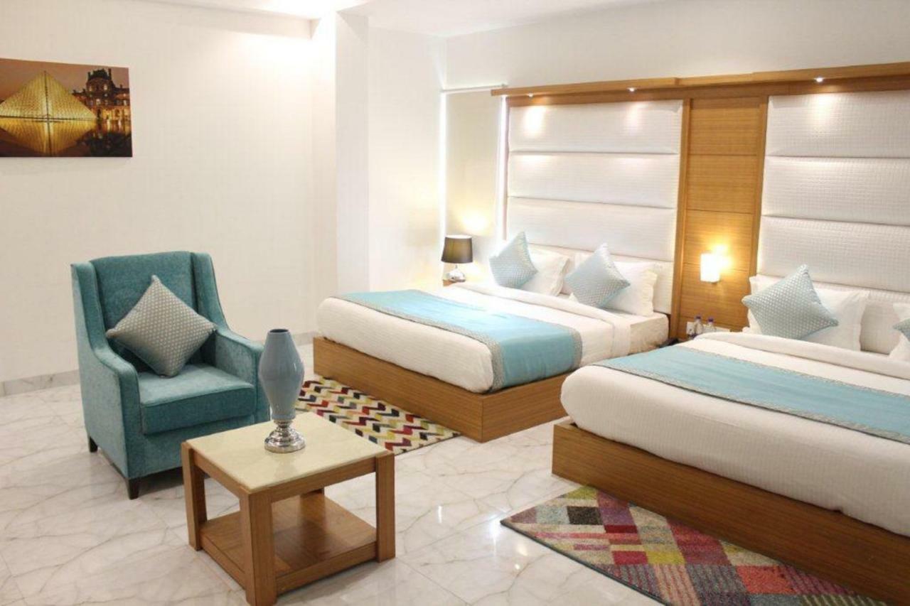 Hotel Star By Star Group- Near Delhi Airport Нью-Дели Экстерьер фото